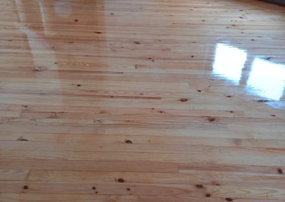 Floor polishing and varnishing